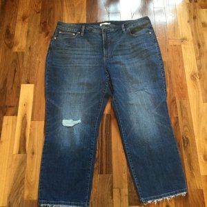 Destressed plus size jeans ankle length